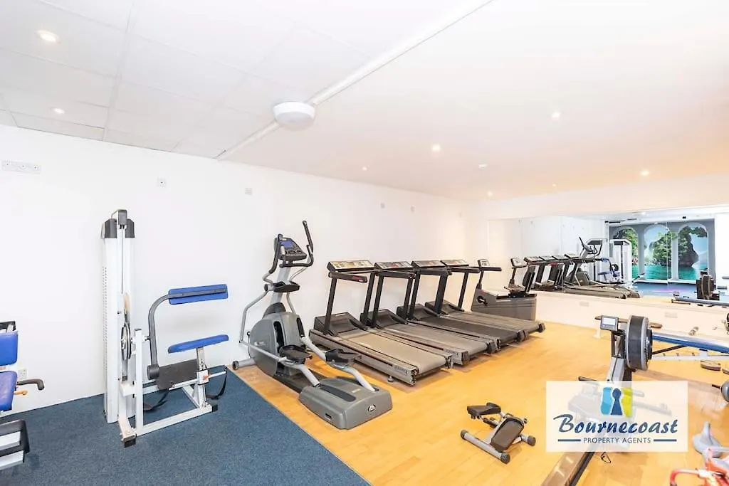 Bournecoast-Roof Terrace-Gym-Sea Glimpses- Fm977 Apartment Bournemouth